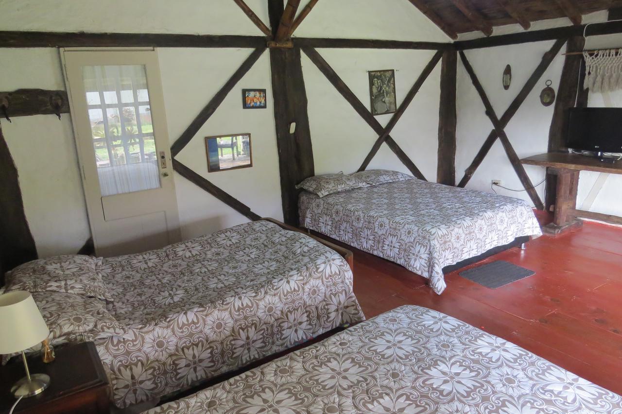 Tarragona Hostal ซานตาโรซา เดกาบัล ภายนอก รูปภาพ